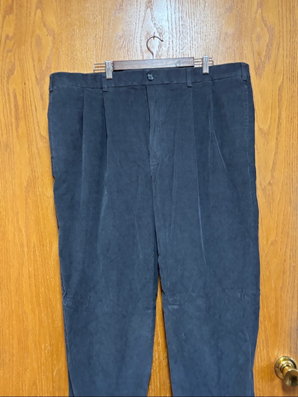 Roundtree & Yorke Men's Navy Corduroy Pleated Trousers